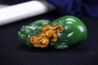 为什么和田玉原石会比成品贵?