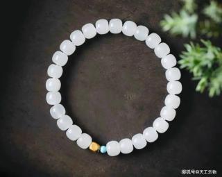 老玩家眼中的和田白玉!脂白,蜡白,傻白,水白,僵白?
