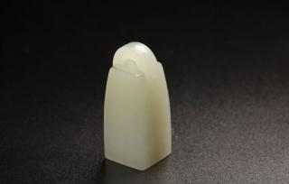 中央纪委揭露新疆贪腐官员以和田玉谋利细节