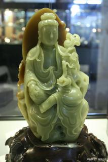 千万不要忘了和田玉还有一种颜色